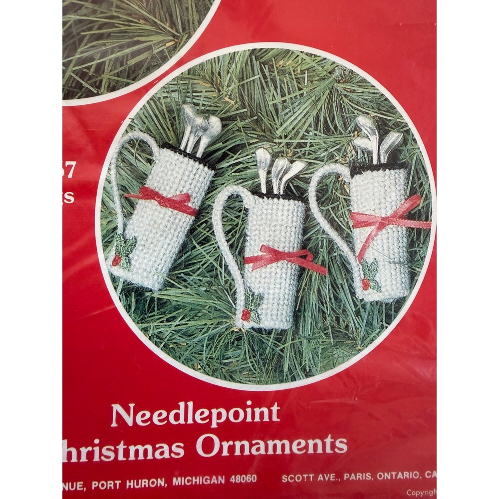 VTG Mary Maxim Plastic Needlepoint Golf Bag Ornament Kit White Red DIY Craft